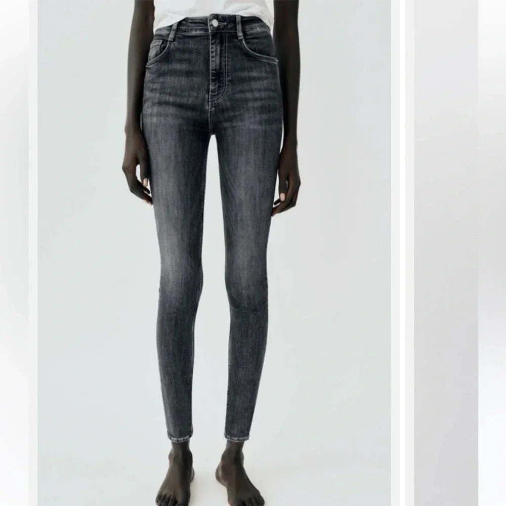 Zara black high-rise jeans size 2
